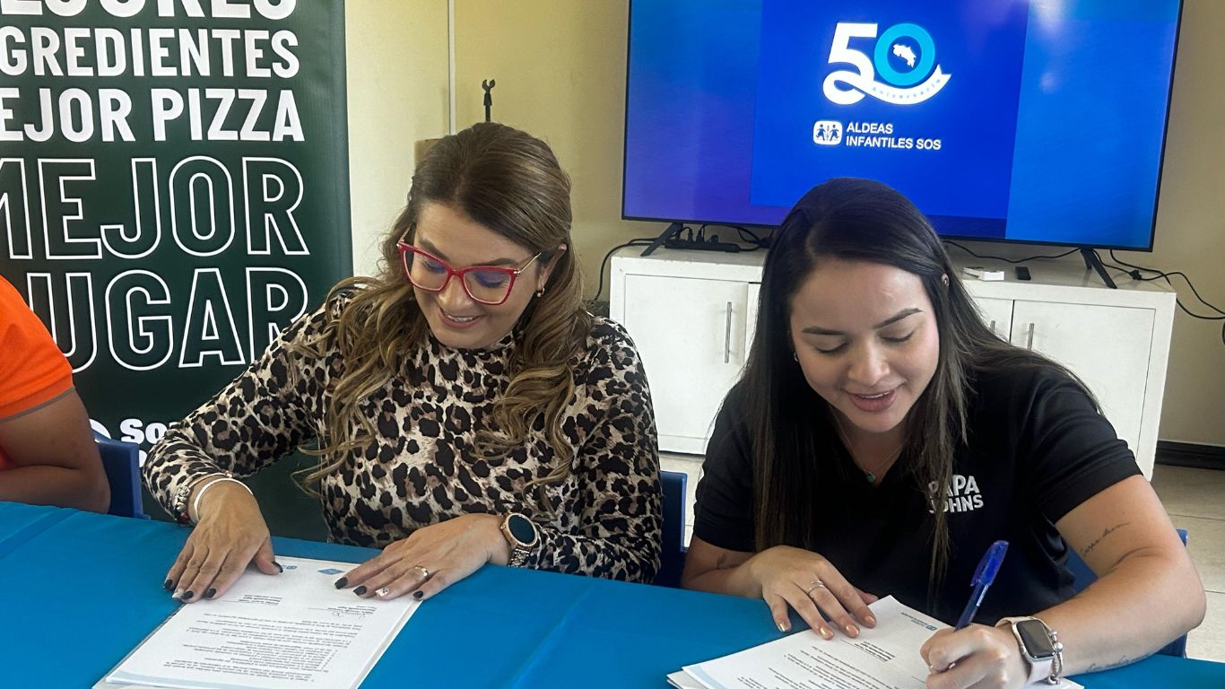 firma convenio Papa Johns