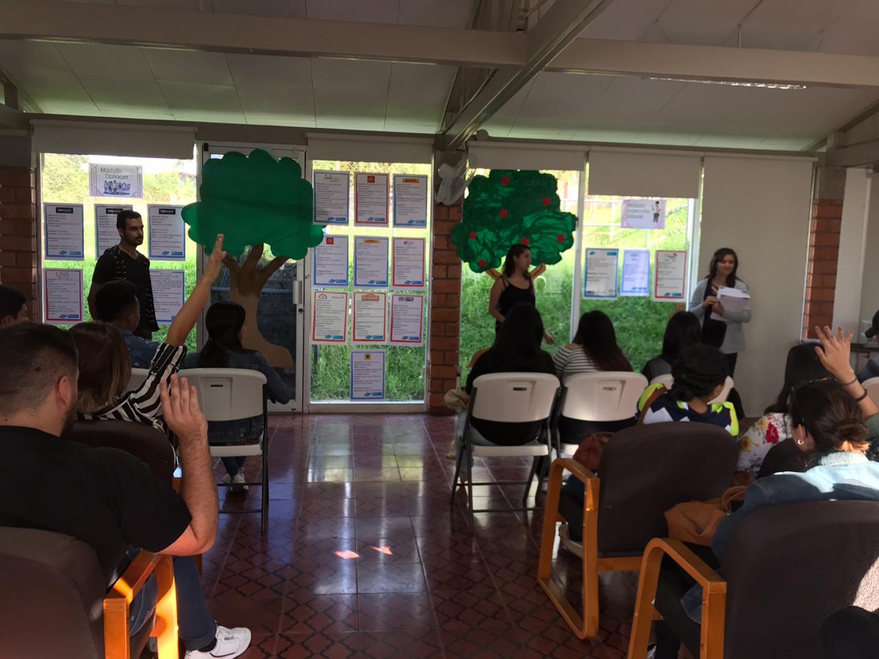 Feria de proyectos ayuda a jóvenes en condición vulnerable con programa de empleabilidad