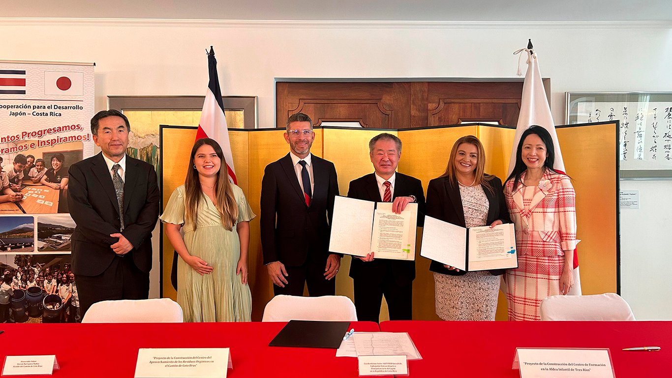 Embajada de Japón y Aldeas Infantiles SOS